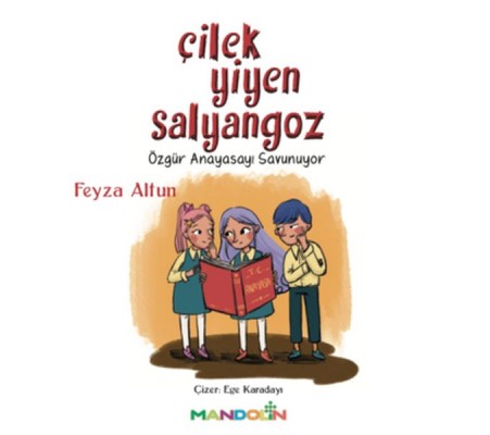 Çilek Yiyen Salyangoz